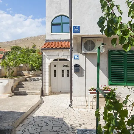 Grebastica 11572c Apartmán Kaprije